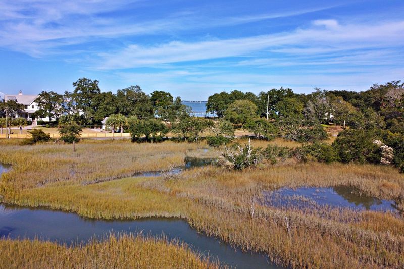 653 Sterling Dr, Charleston, SC 29412