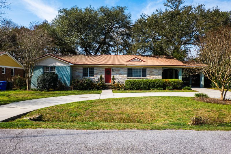 619 Yale Dr, Charleston, SC 29412