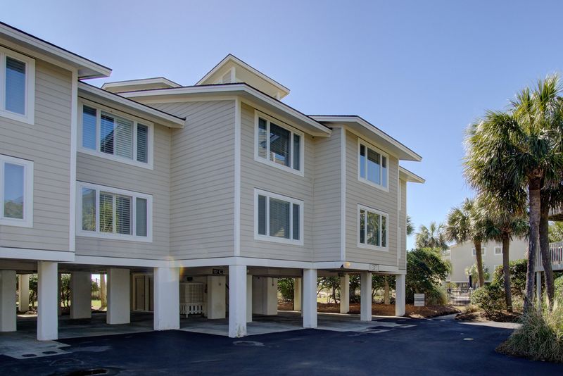 2 Seagrove Ln #B, Isle Of Palms, SC 29451