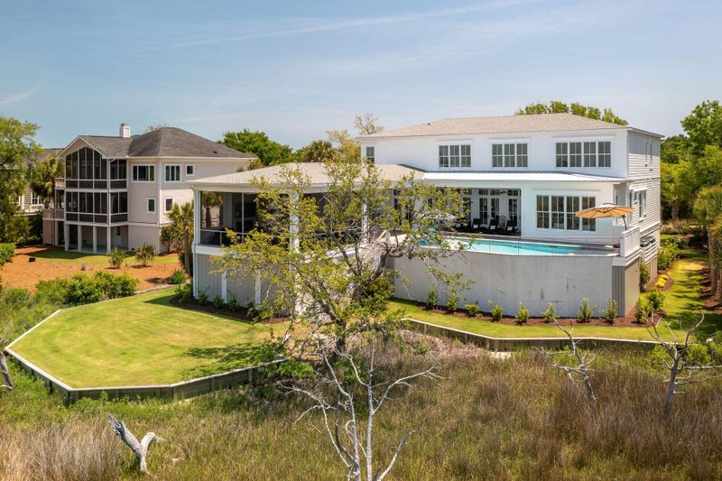 29 Seagrass Ln, Isle Of Palms, SC 29451