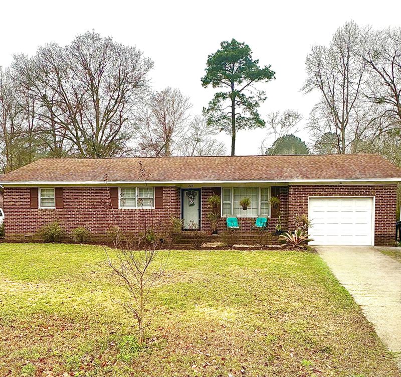 204 Cleveland St, Summerville, SC 29483