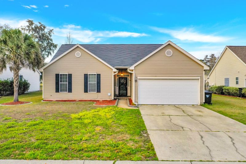 5381 Greggs Landing Dr, North Charleston, SC 29420