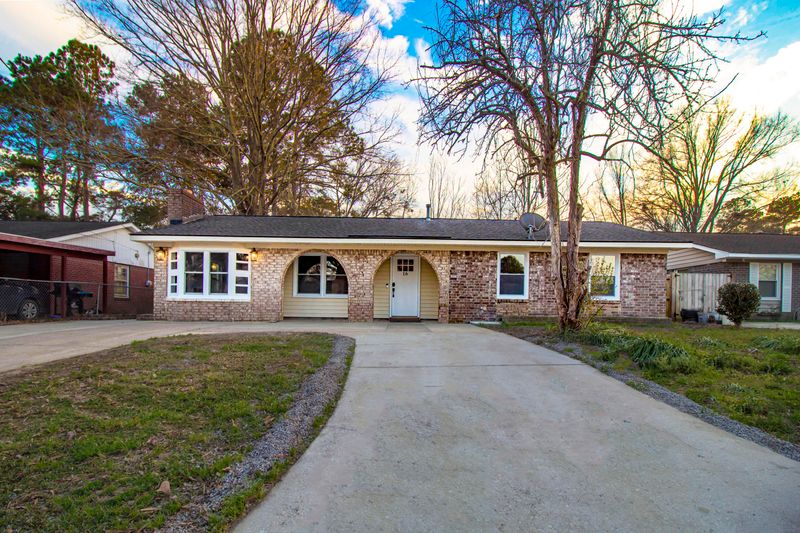 16 Stanhope Rd, Goose Creek, SC 29445