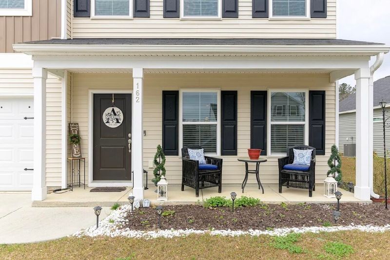 162 Hyrne Dr, Goose Creek, SC 29445