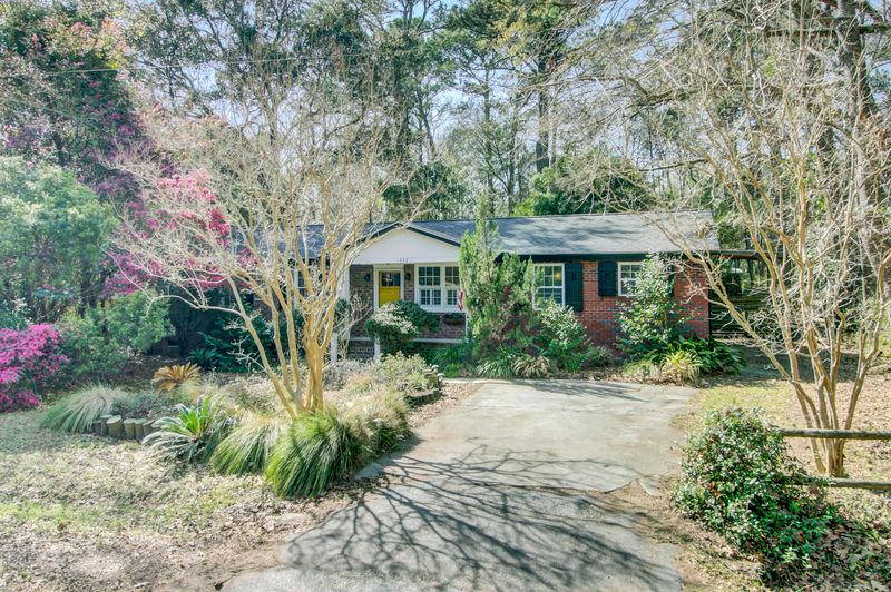 1842 Staffwood Rd, Johns Island, SC 29455