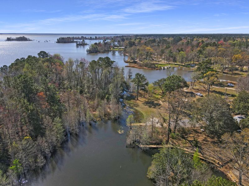 956 Cedar Grv, Cross, SC 29436