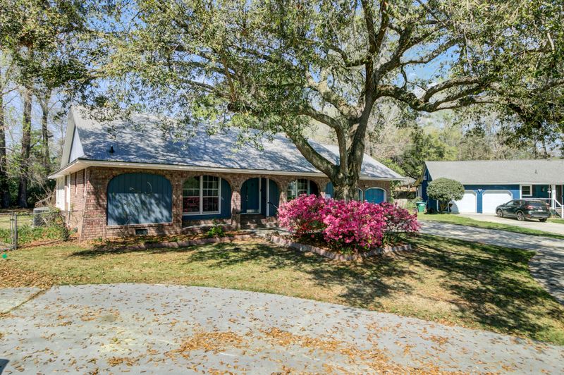 106 Gresham Ct, Summerville, SC 29485