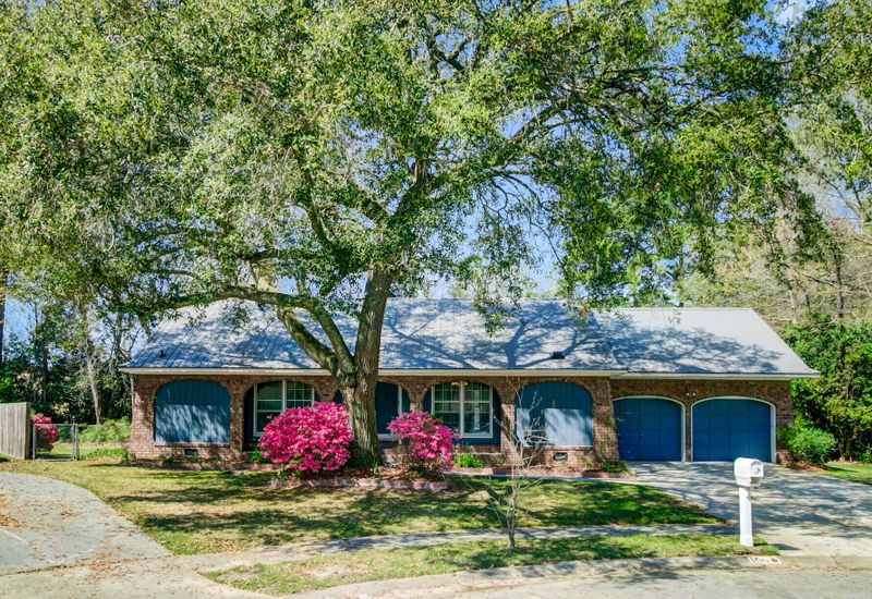 106 Gresham Ct, Summerville, SC 29485