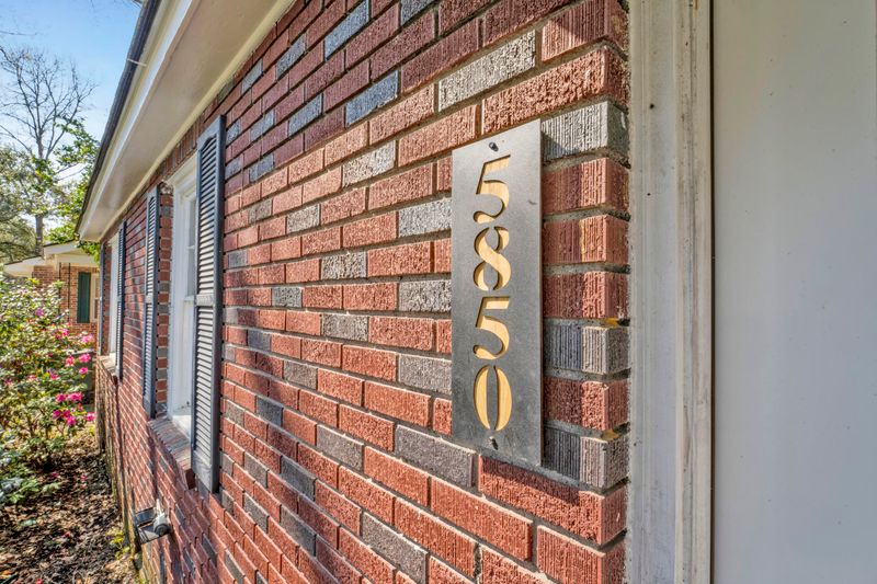 5850 Beverly Dr, Hanahan, SC 29410