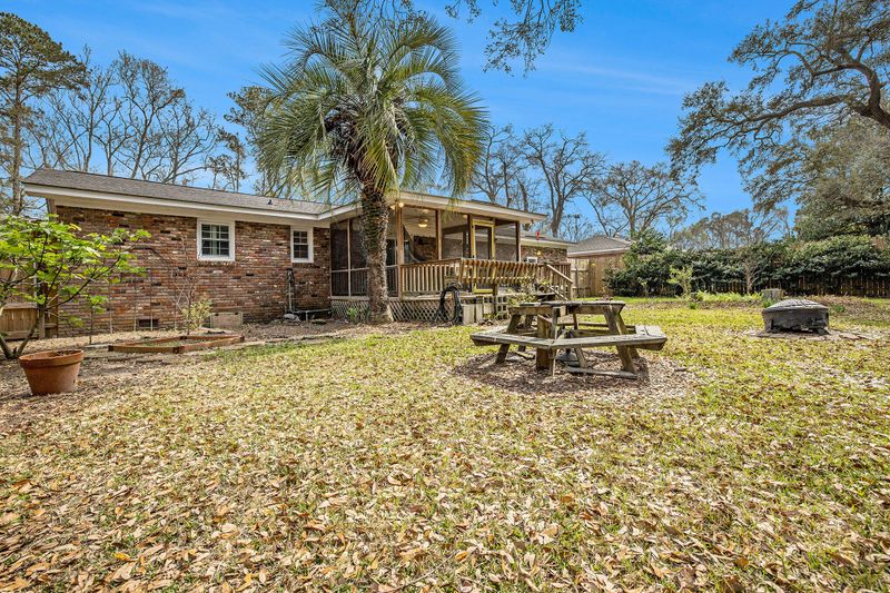 1917 Campion Hall Rd, Charleston, SC 29407