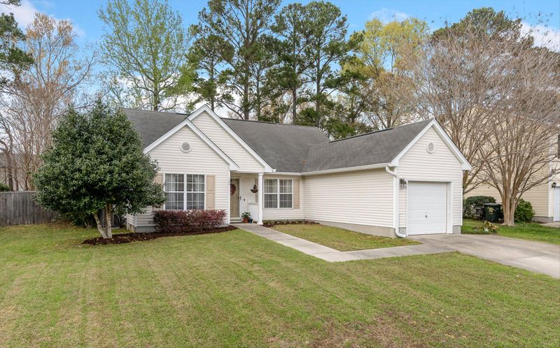 104 Broken Branch Dr, Goose Creek, SC 29445