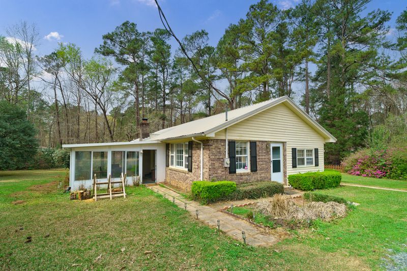 110 Pike Dr, Summerville, SC 29483