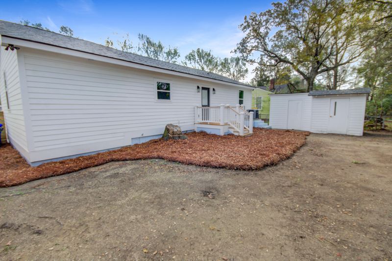 2620 Seymour Ave, North Charleston, SC 29405