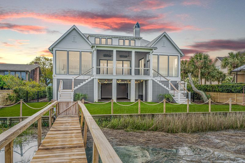 401 Merritt Blvd, Isle Of Palms, SC 29451