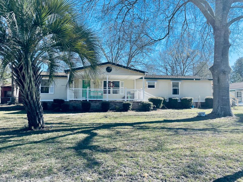 402 Fantail Ln, Cross, SC 29436