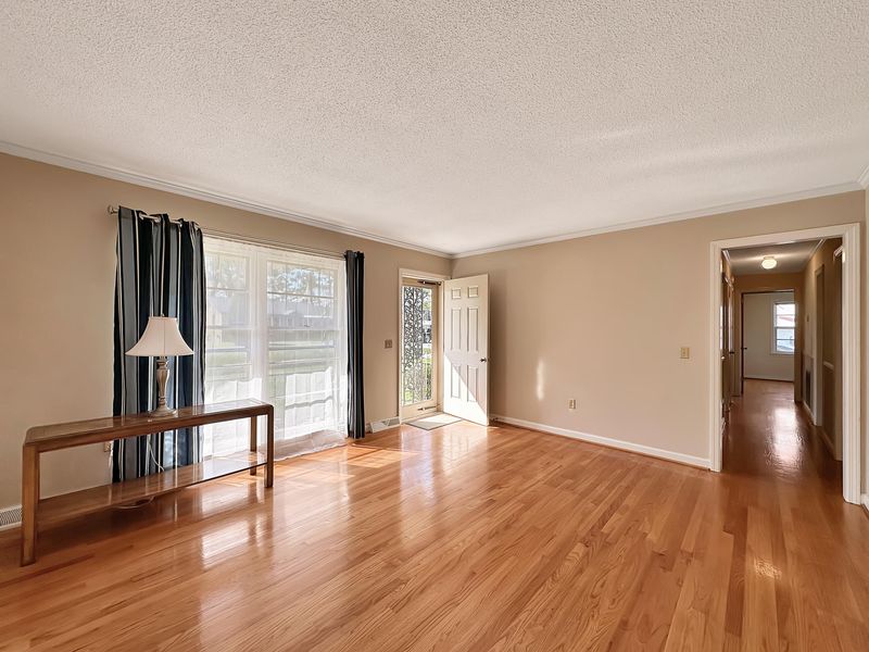 122 Ellen St, Goose Creek, SC 29445