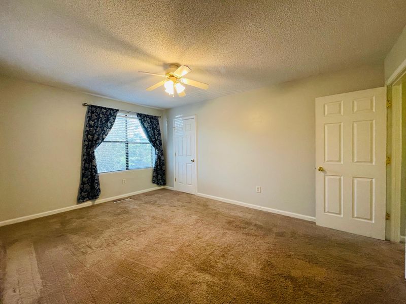 6239 Lucille Dr #17-E, North Charleston, SC 29406