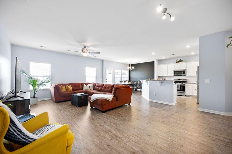 788 Redbud Ln, Summerville, SC 29486