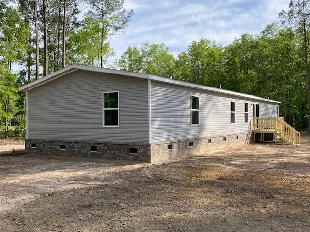 1287 Heaven Dr, Saint Stephen, SC 29479