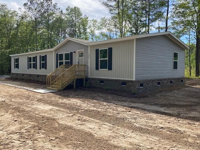 1287 Heaven Dr, Saint Stephen, SC 29479