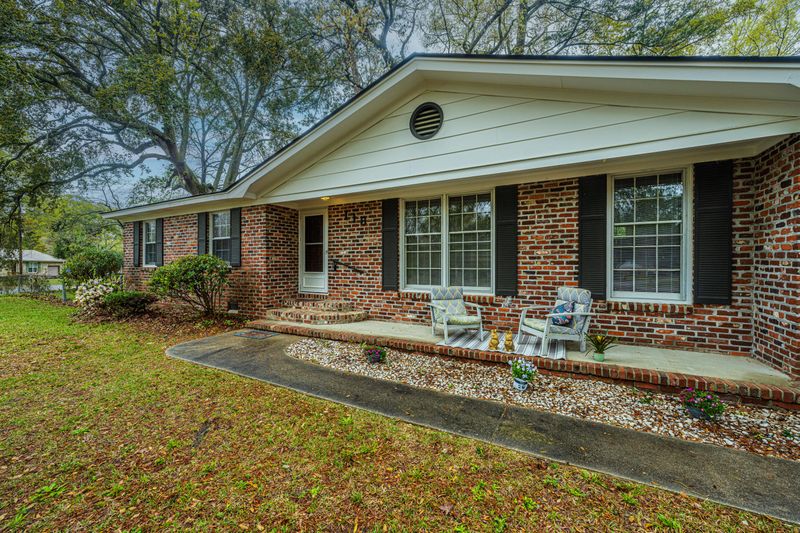 118 Monroe Dr, Ladson, SC 29456
