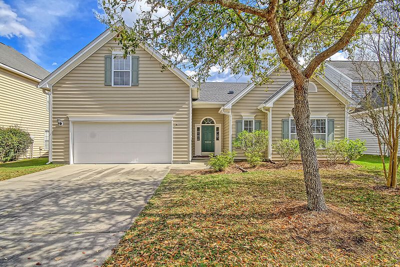 5226 Stonewall Dr, Summerville, SC 29485