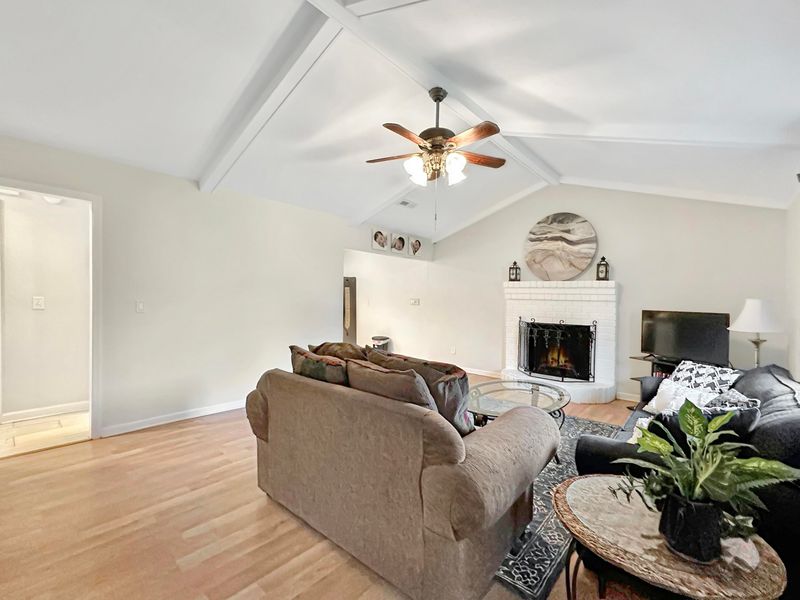 111 Briarwood Cir, Goose Creek, SC 29445