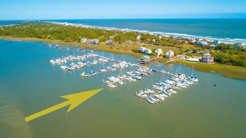67 W We 10th St #B-1, Folly Beach, SC 29439