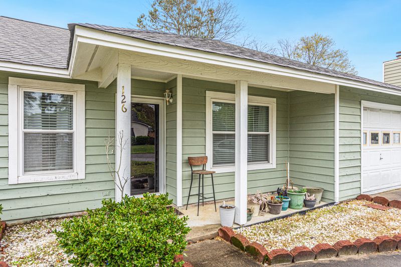 126 Coventry Rd, Summerville, SC 29486