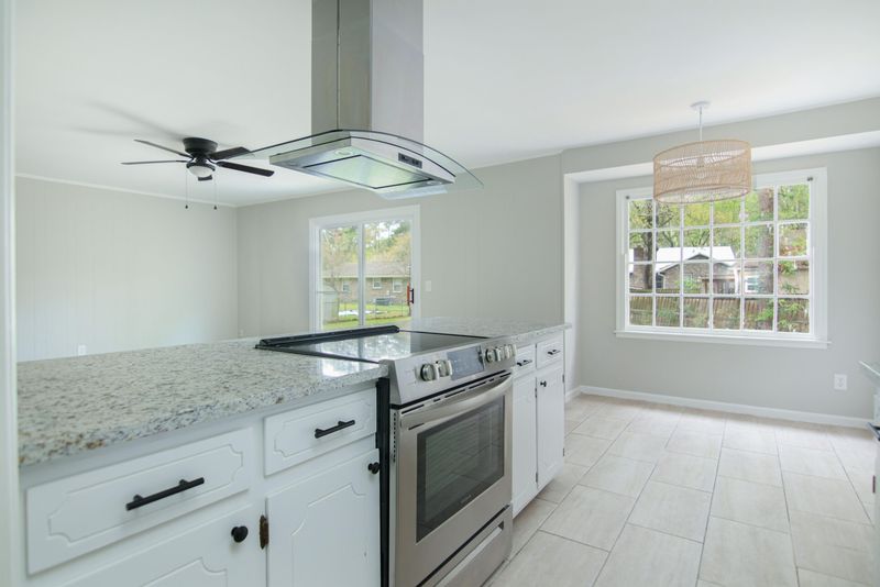 102 Lipman St, Summerville, SC 29483
