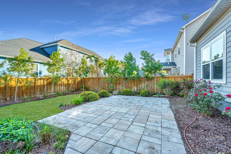 852 Shutes Folly Dr, Charleston, SC 29412
