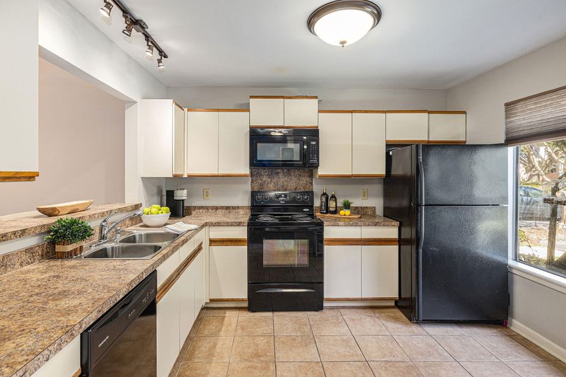 360 Spoonbill Ln #B, Mount Pleasant, SC 29464