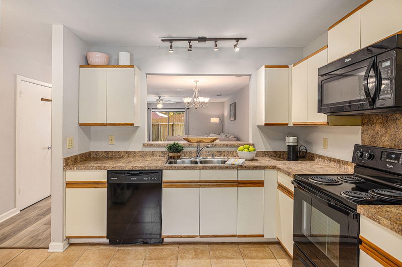360 Spoonbill Ln #B, Mount Pleasant, SC 29464