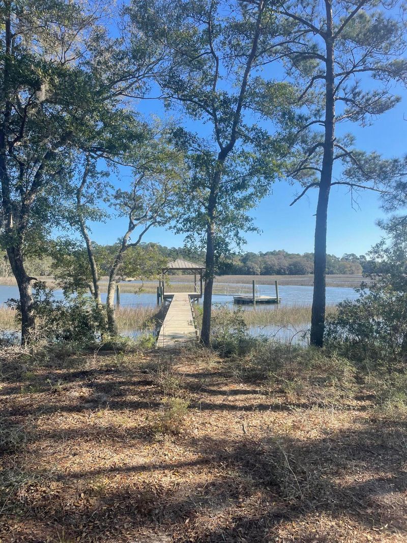 6652 Bloody Point Rd, Wadmalaw Island, SC 29487