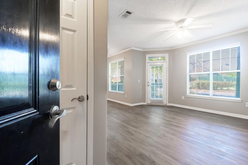 45 Sycamore Ave #416, Charleston, SC 29407