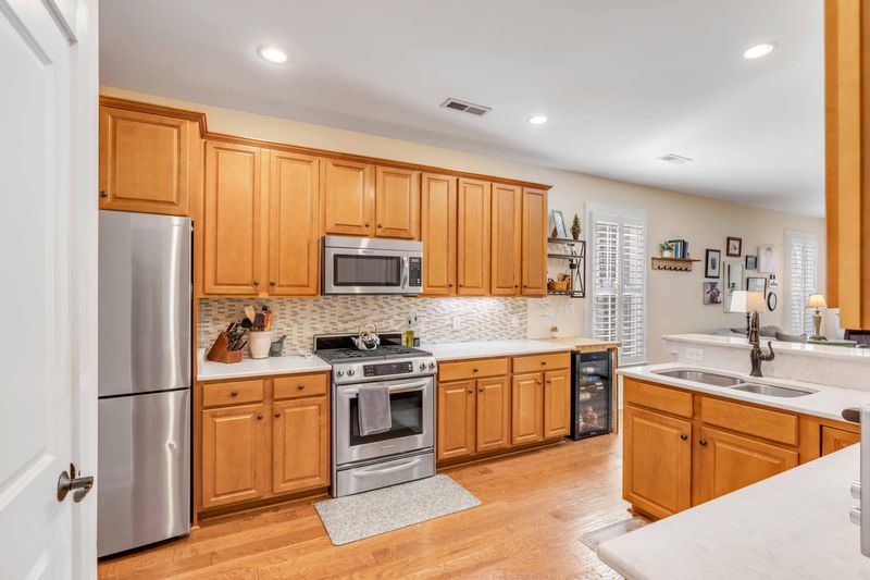 1753 Manassas Dr, Charleston, SC 29414