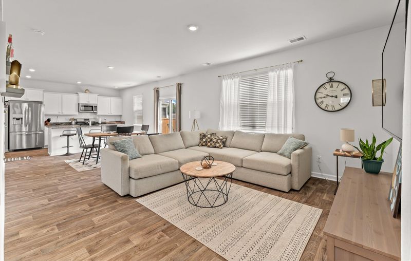 9695 Roseberry St, Ladson, SC 29456