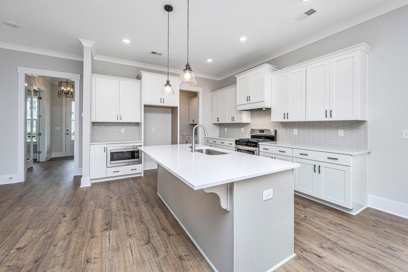 210 Midtown Ave, Summerville, SC 29486