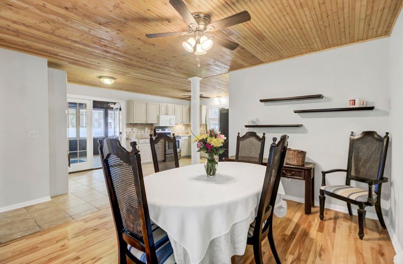 302 Mendenhall St, Summerville, SC 29483