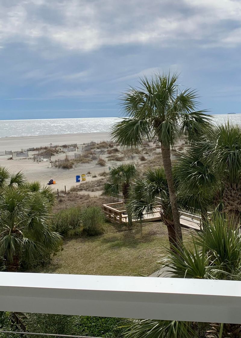 4 Summer Dunes Ln, Isle Of Palms, SC 29451