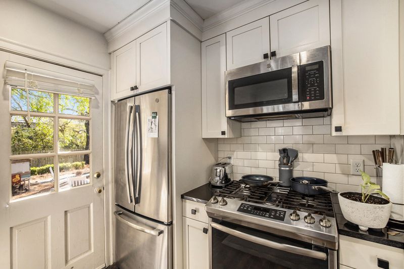 52 Campbell Dr, Charleston, SC 29407