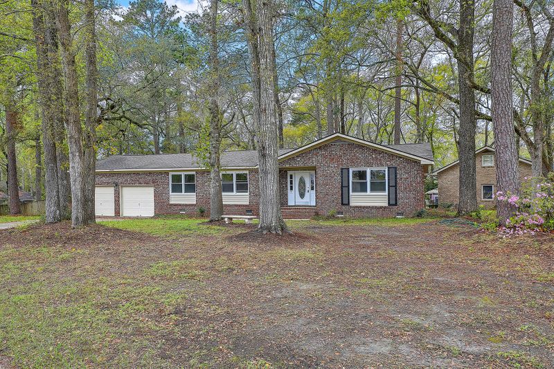 17 Francesca Ave, Hanahan, SC 29410