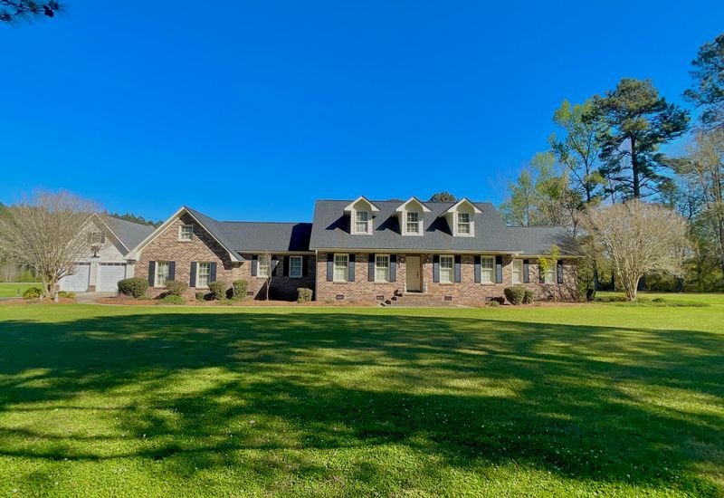 127 Country Club Blvd, Saint George, SC 29477