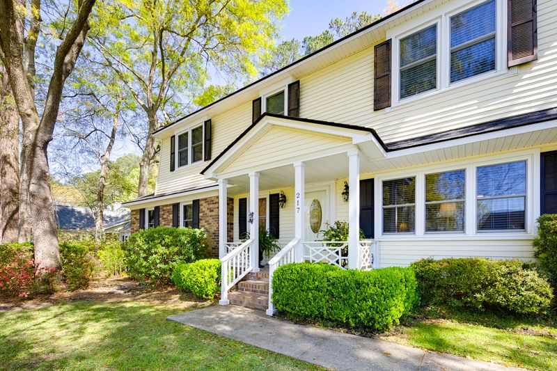 217 Shaftesbury Ln, Summerville, SC 29485