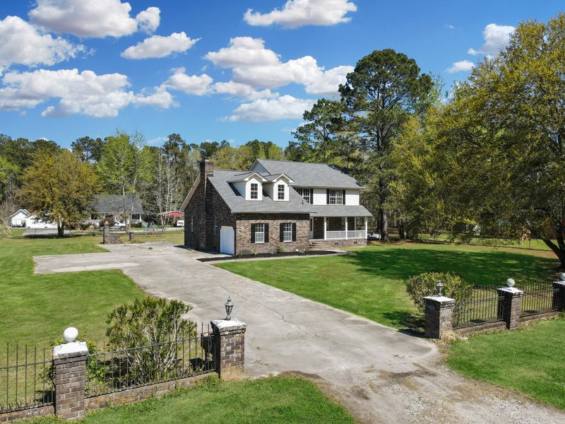 129 Ebony Ln, Goose Creek, SC 29445
