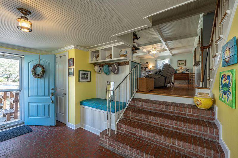 1595 Holton Pl, Charleston, SC 29407