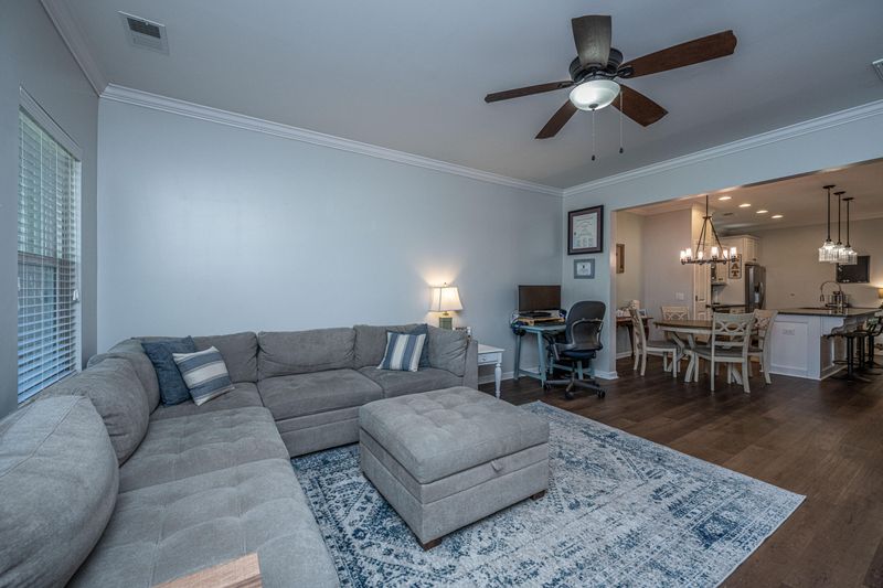 223 Bennett Ln, Summerville, SC 29483