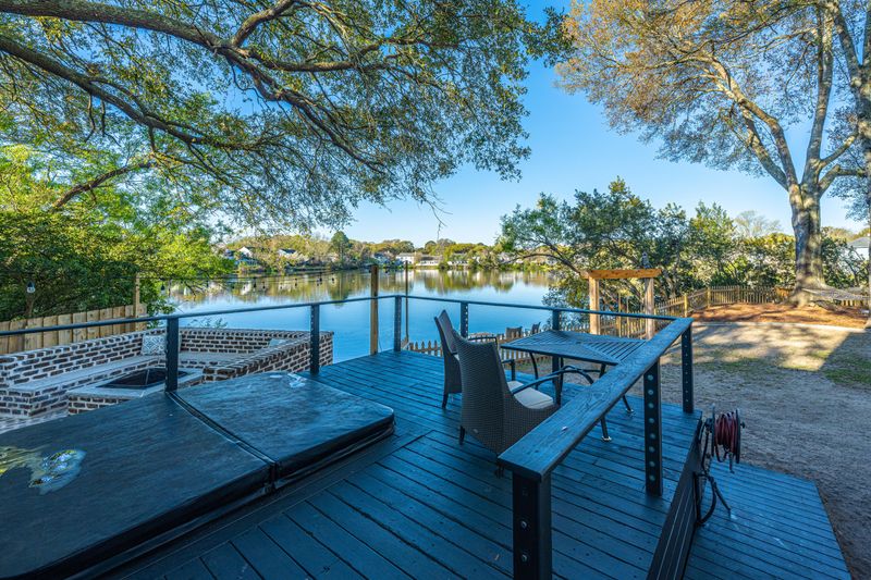 1392 Crystal Shore Ct, Charleston, SC 29412