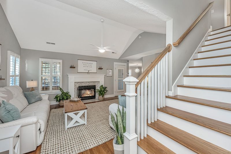 1392 Crystal Shore Ct, Charleston, SC 29412
