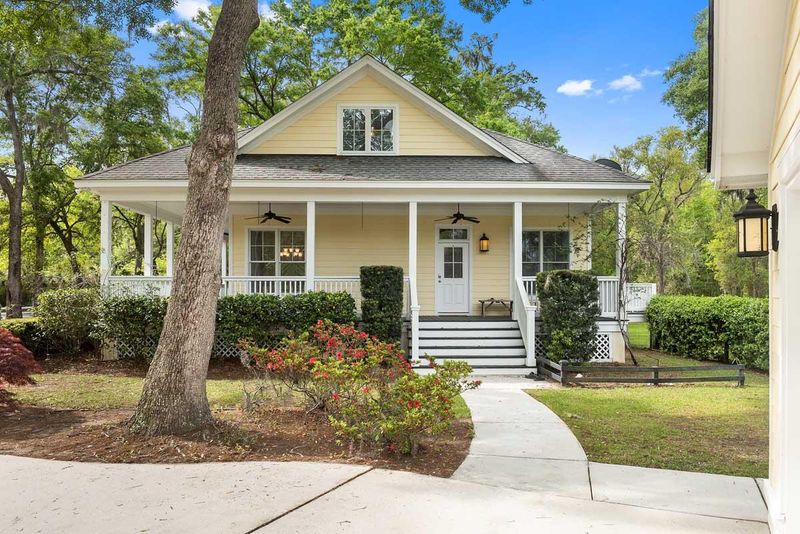 5311 Peerless Place Dr, Wadmalaw Island, SC 29487
